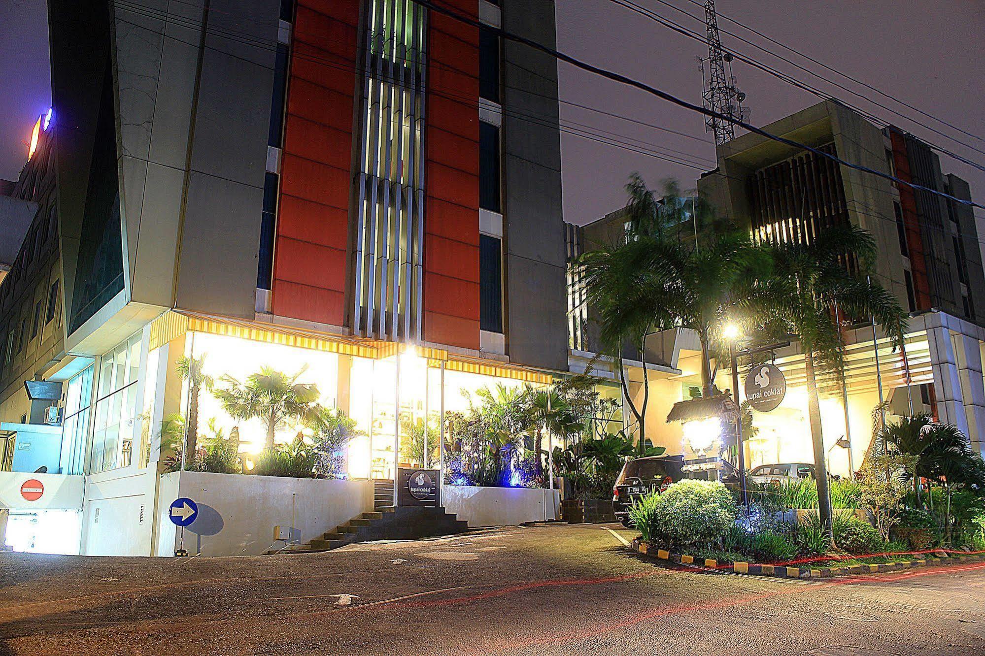Zen Premium Setrawangi Raya Hotel Bandung Ngoại thất bức ảnh