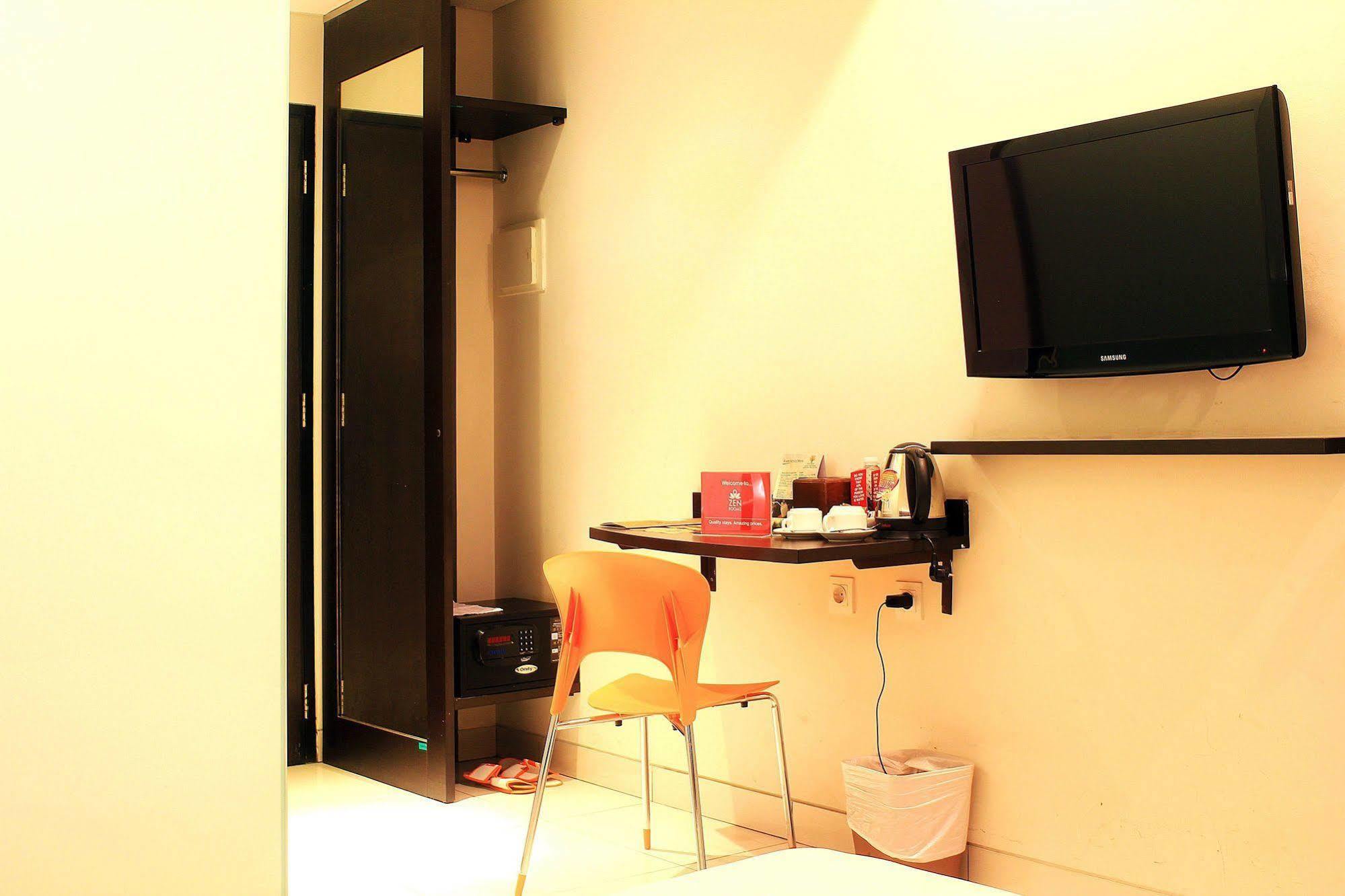 Zen Premium Setrawangi Raya Hotel Bandung Ngoại thất bức ảnh