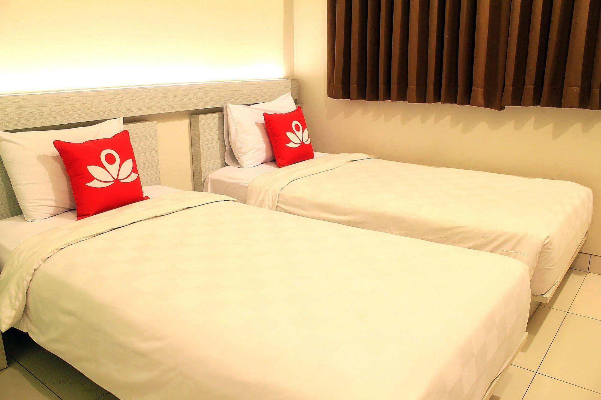 Zen Premium Setrawangi Raya Hotel Bandung Ngoại thất bức ảnh